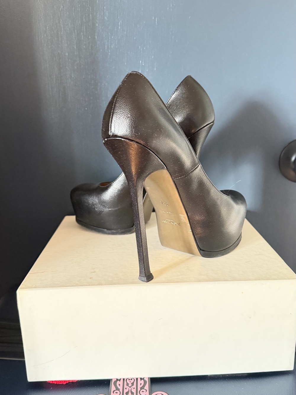 Yves Saint Laurent Black Leather Stiletto Pumps